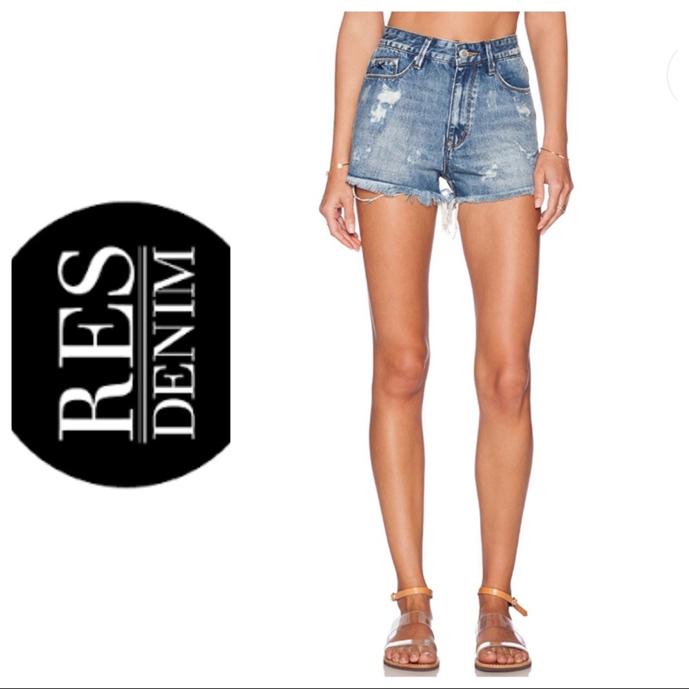 NWT!- RES Denim Kitty Cutoff Short, Size 26.